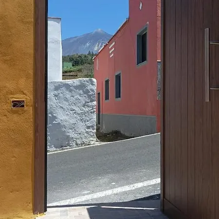 Tradicional Casa Canaria Con Piscina Y Vistas Al Teide